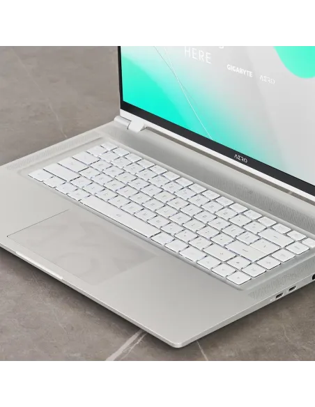 Gigabyte AERO 16 OLED BSF-A3AU964SP Intel Core i9-13900H/32GB/1TB SSD/RTX 4070/16" W11 Pro