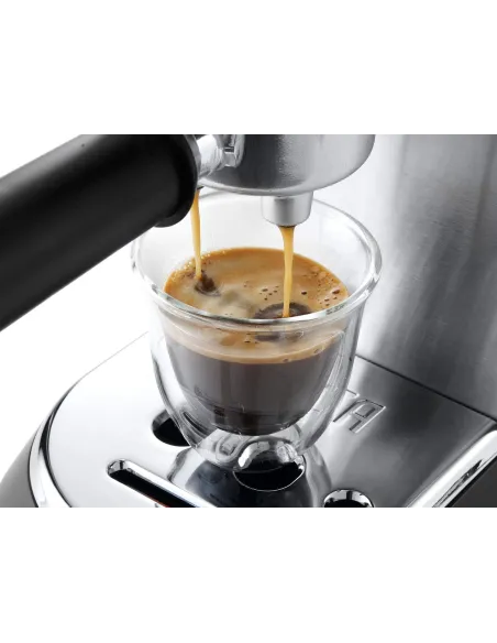 DeLonghi Dedica EC685.M Cafetera de Espresso Plata