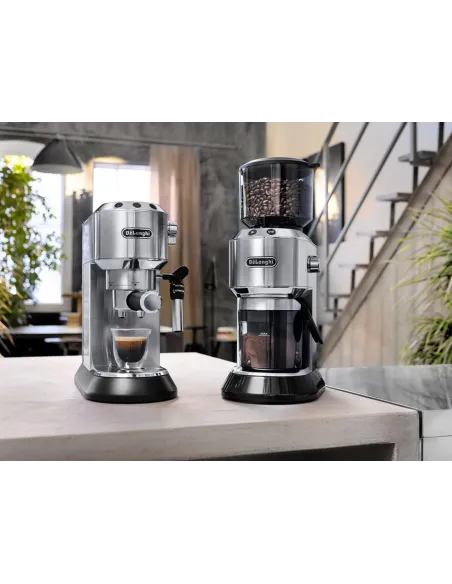 DeLonghi Dedica EC685.M Cafetera de Espresso Plata