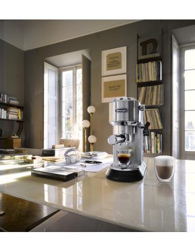 DeLonghi Dedica EC685.M Cafetera de Espresso Plata