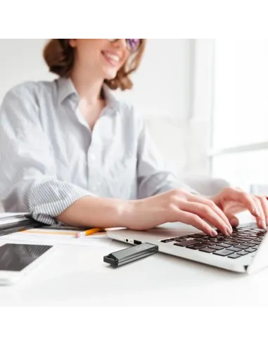 Adata Elite UE800 128GB USB-C Plata