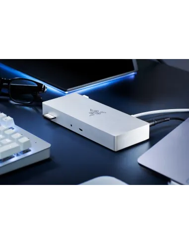 Razer Thunderbolt 4 Dock 8 en 1  USB-A/USB-C/ Mini Jack/RJ-45/SD Blanca