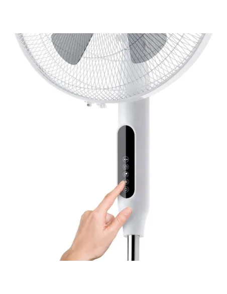 Ventilador de pie Black & Decker BXEFP50E con mando