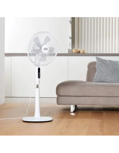 Ventilador de pie Black & Decker BXEFP50E con mando