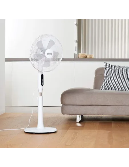 Ventilador de pie Black & Decker BXEFP50E con mando