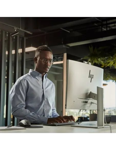 All in One HP EliteOne 870 G9 DE8S6ET con Windows 11 Pro