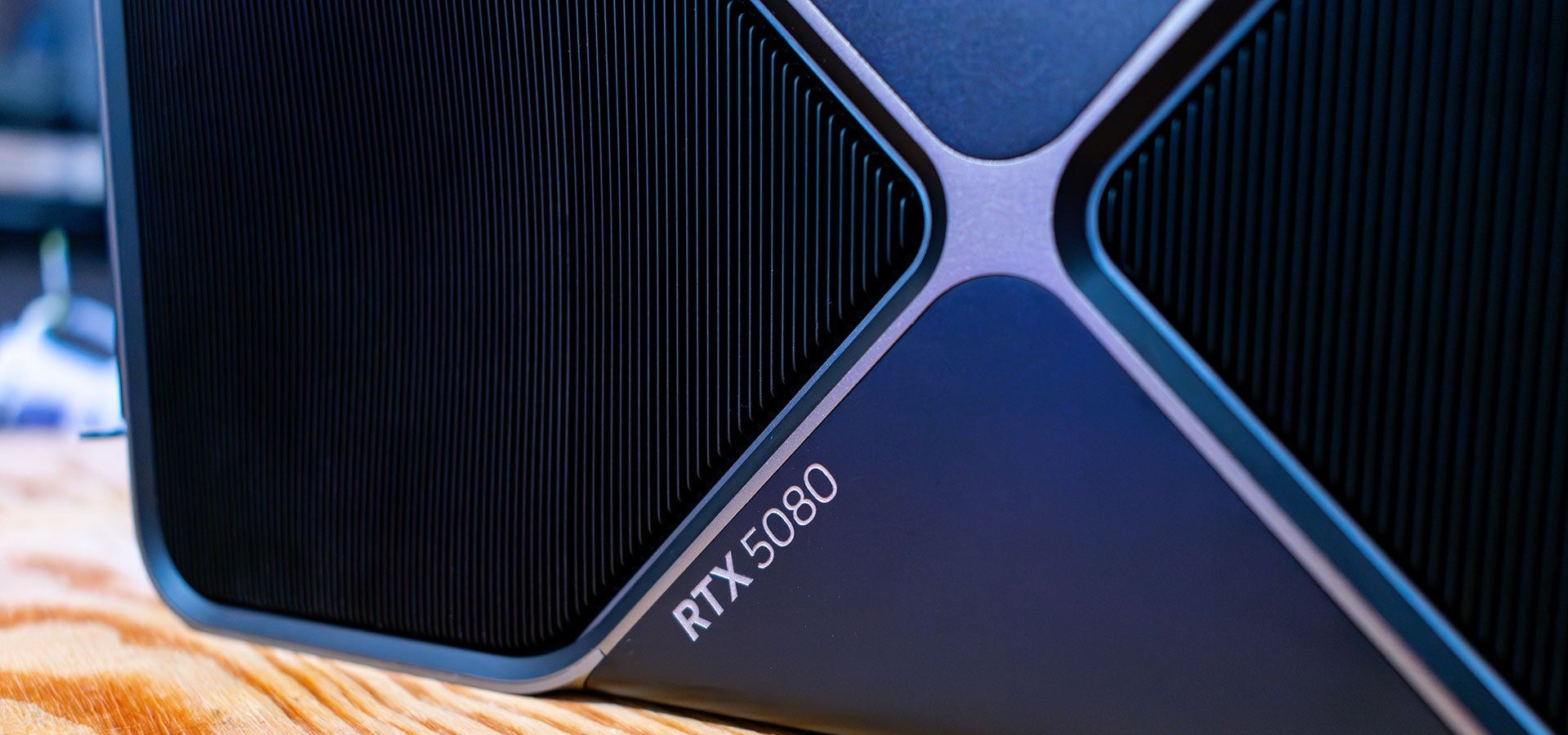 NVIDIA RTX 5080, de cerca