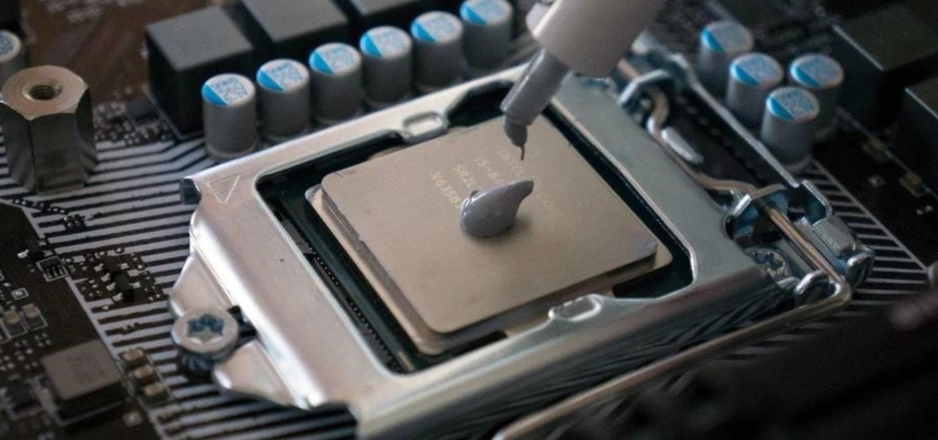 Aplicación sencilla de pasta térmica