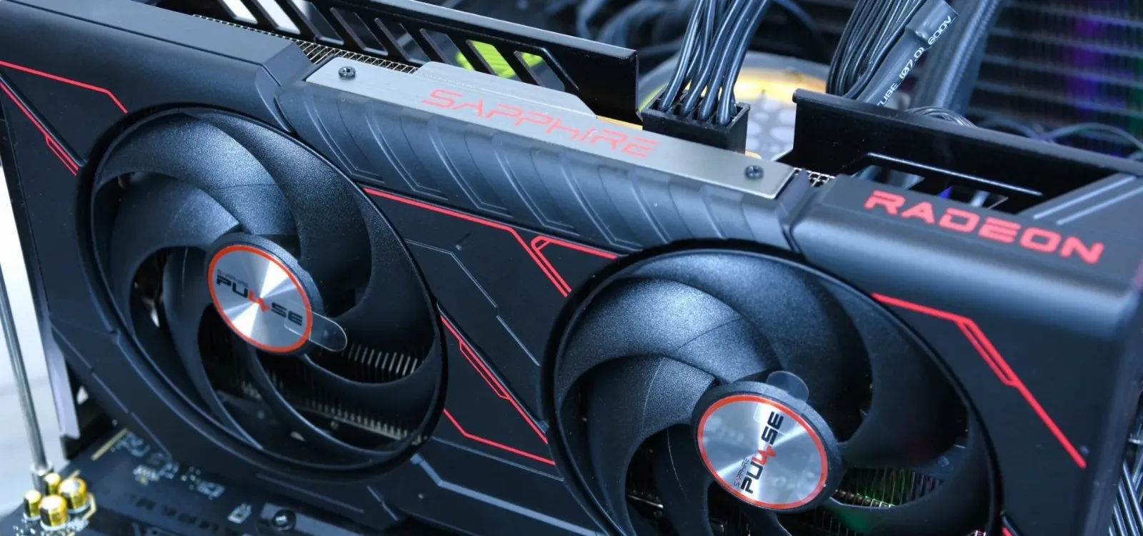 AMD RX 9060: un 20% más rápida que la RTX 5050 y rozando a la RTX 5060