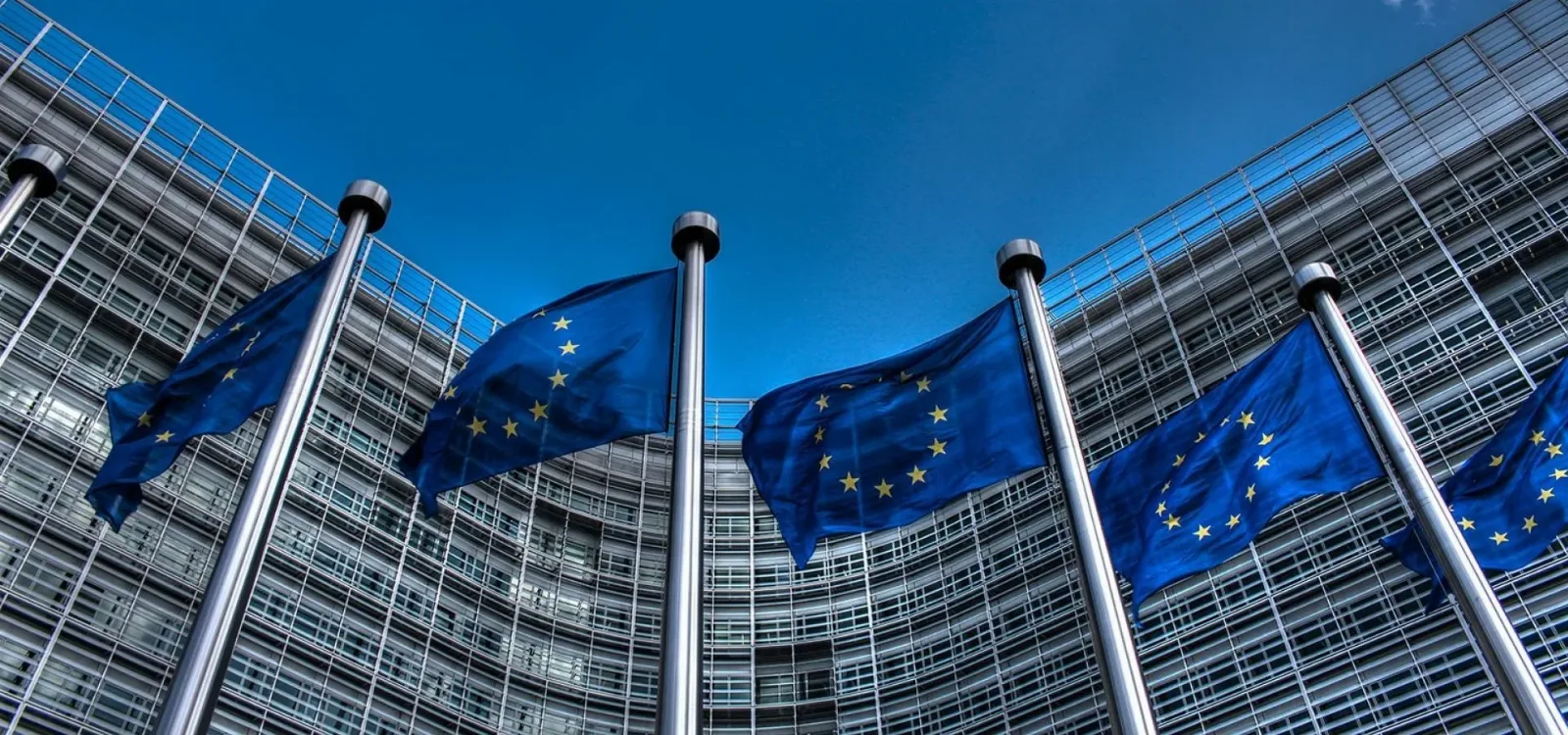 Donald Trump intensifica su pulso con la UE: amenazas de aranceles por regular a las tecnológicas