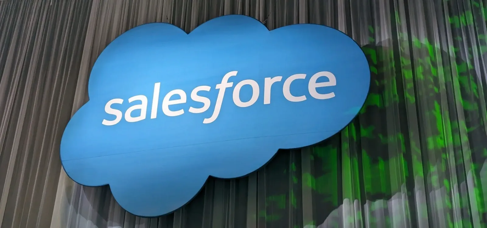 Salesforce despide a 4.000 empleados y acelera su apuesta por la Inteligencia Artificial